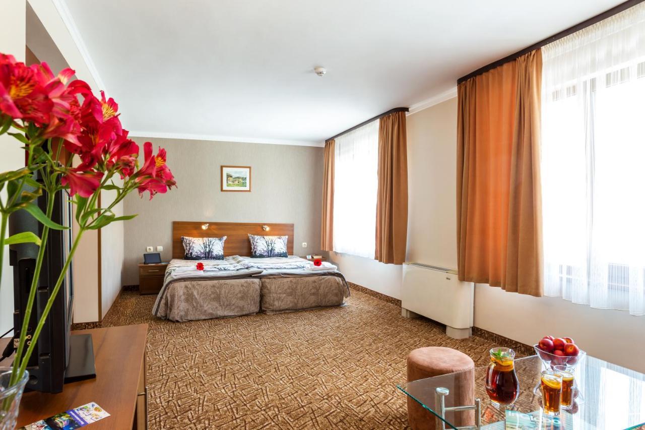 Family Hotel Romantika Welingrad Exterior foto